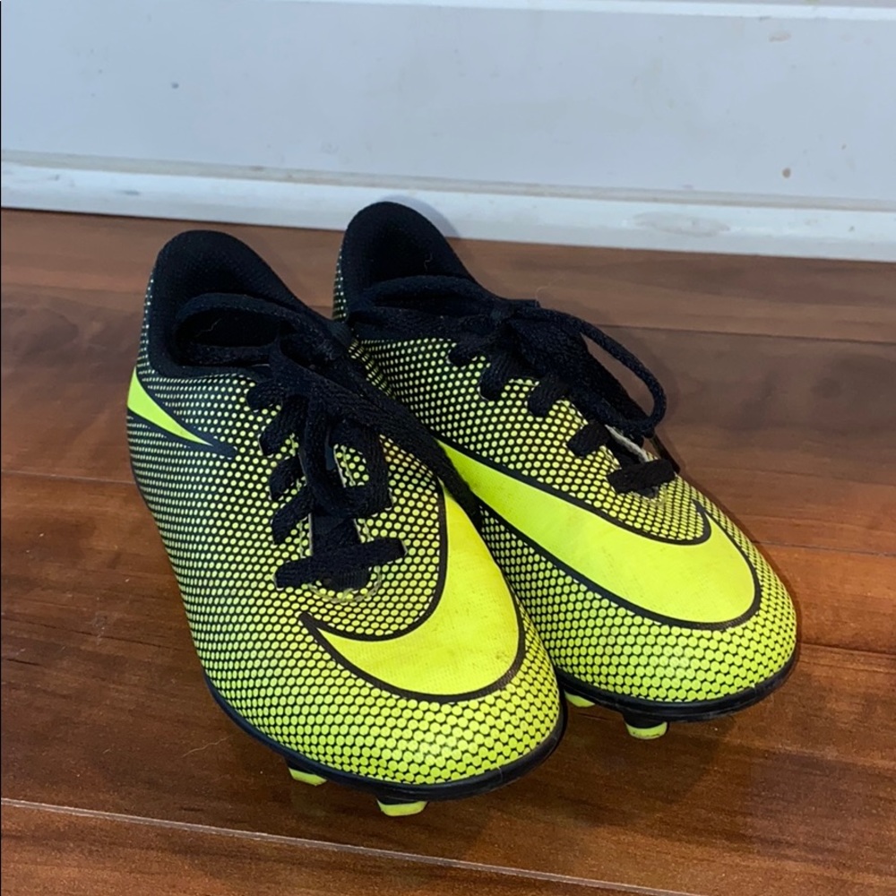 NIKE Bravata II FG Preschool Kid’s Soccer Cleats